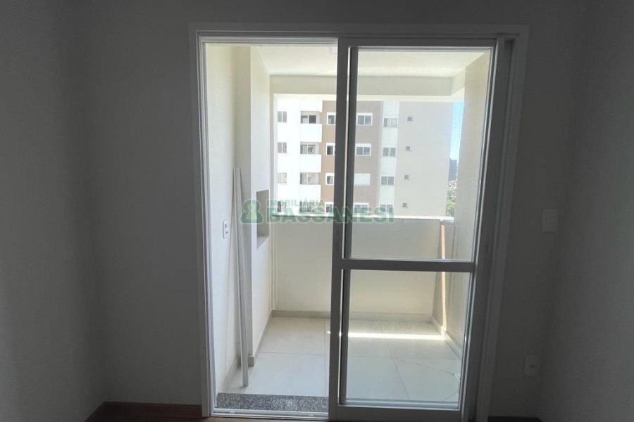 Apartamento com 56m², 2 dormitórios, 1 vaga, no bairro Panazzolo em Caxias do Sul para Comprar