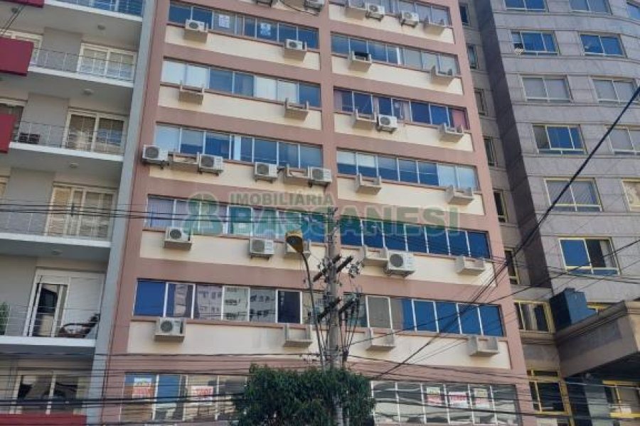 Sala com 62m², no bairro Centro em Caxias do Sul para Comprar
