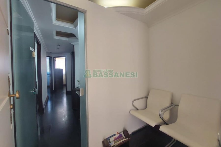 Sala com 62m², no bairro Centro em Caxias do Sul para Comprar