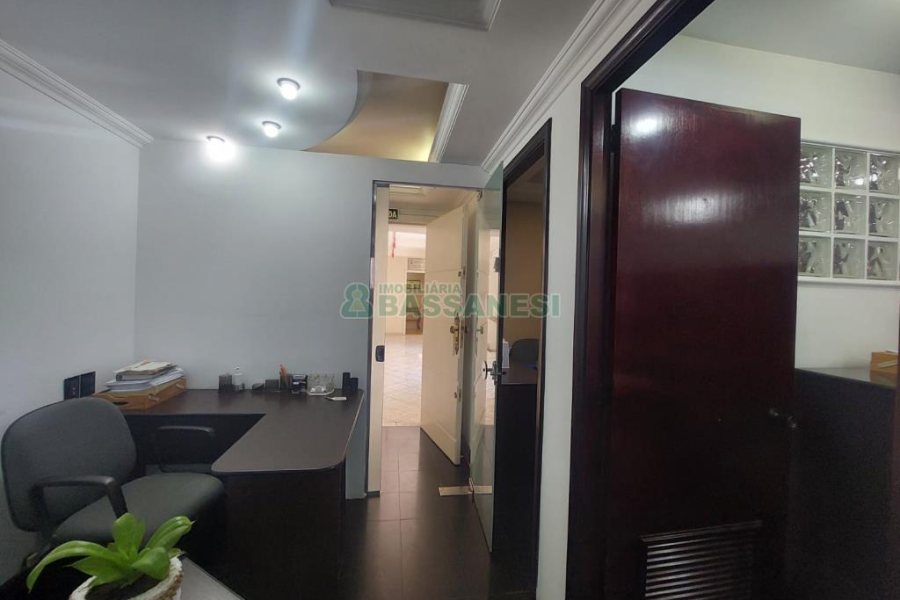 Sala com 62m², no bairro Centro em Caxias do Sul para Comprar