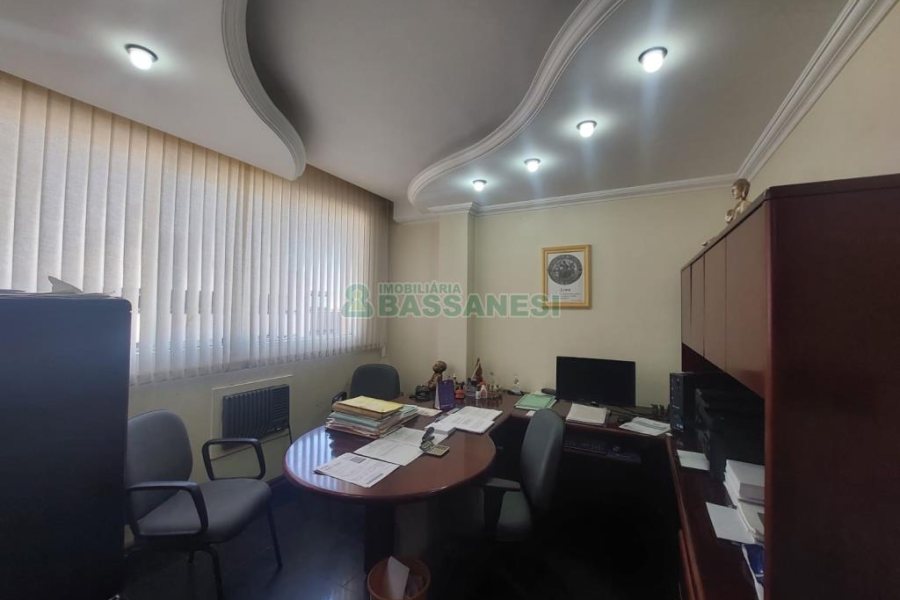 Sala com 62m², no bairro Centro em Caxias do Sul para Comprar