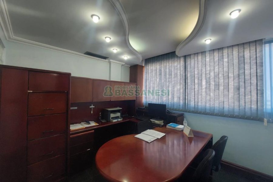 Sala com 62m², no bairro Centro em Caxias do Sul para Comprar