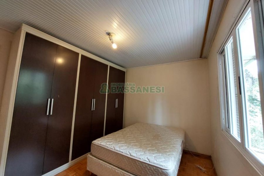 Casa Mobiliada com 135m², 2 dormitórios, no bairro Santa Catarina em Caxias do Sul para Comprar
