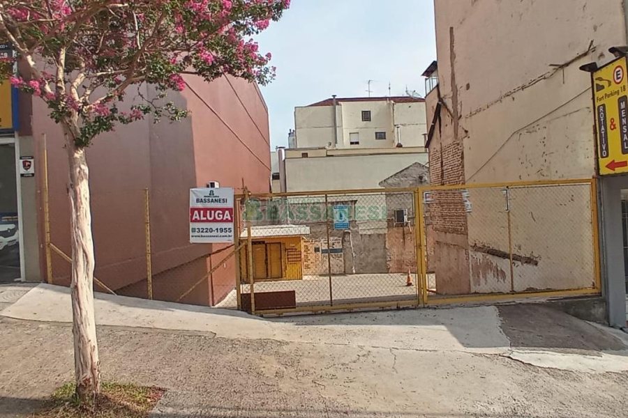 Terreno, 26 vagas, no bairro Centro em Caxias do Sul para Alugar
