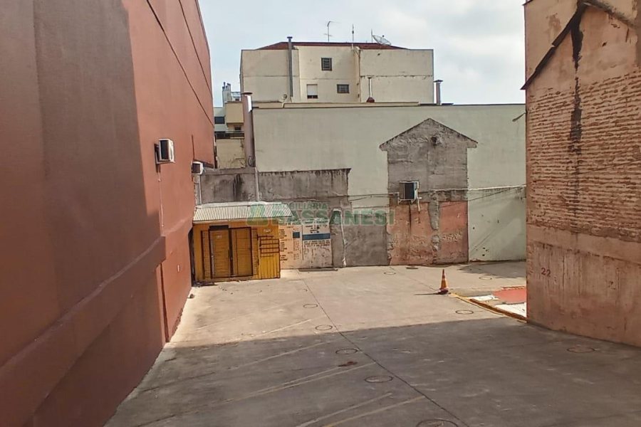 Terreno, 26 vagas, no bairro Centro em Caxias do Sul para Alugar