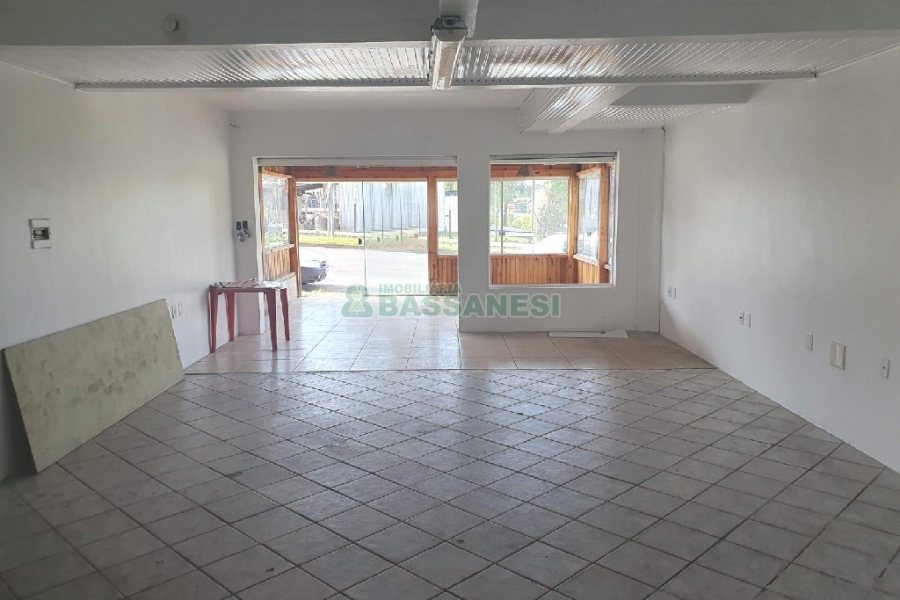 Loja com 90m², no bairro Kayser em Caxias do Sul para Alugar