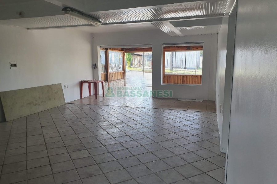 Loja com 90m², no bairro Kayser em Caxias do Sul para Alugar