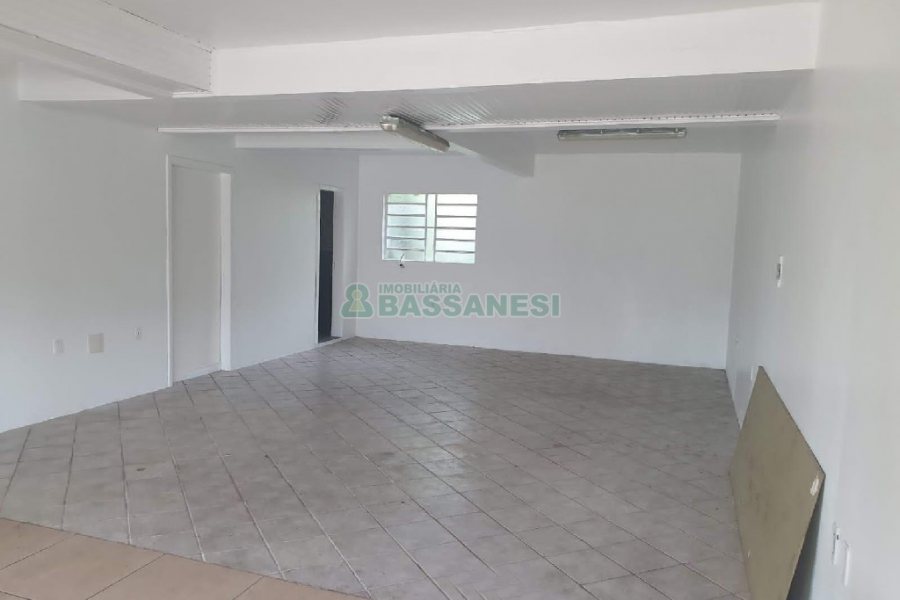 Loja com 90m², no bairro Kayser em Caxias do Sul para Alugar