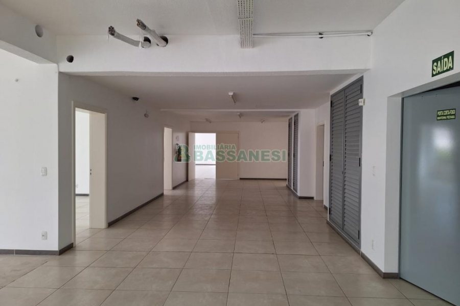 Sala com 797m², no bairro São Pelegrino em Caxias do Sul para Alugar