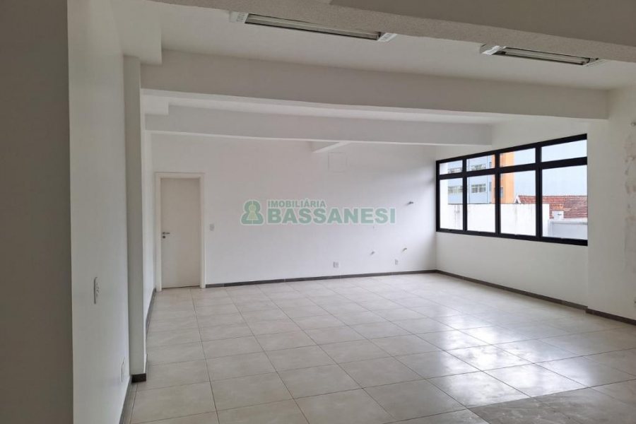 Sala com 797m², no bairro São Pelegrino em Caxias do Sul para Alugar