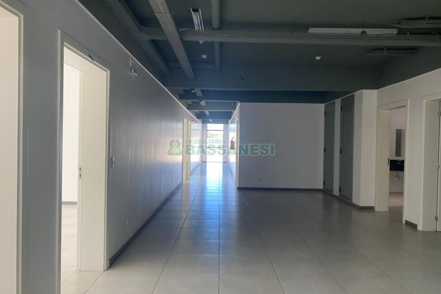 Sala com 797m², no bairro São Pelegrino em Caxias do Sul para Alugar