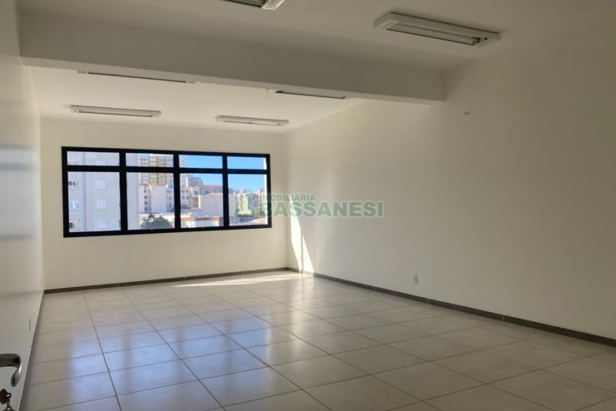Sala com 797m², no bairro São Pelegrino em Caxias do Sul para Alugar