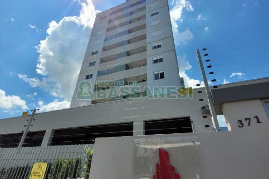 Apartamento com 65m², 2 dormitórios, 1 vaga, no bairro Jardelino Ramos em Caxias do Sul para Comprar