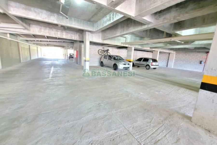 Apartamento com 65m², 2 dormitórios, 1 vaga, no bairro Jardelino Ramos em Caxias do Sul para Comprar