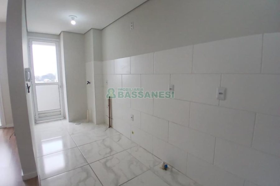 Apartamento com 65m², 2 dormitórios, 1 vaga, no bairro Jardelino Ramos em Caxias do Sul para Comprar