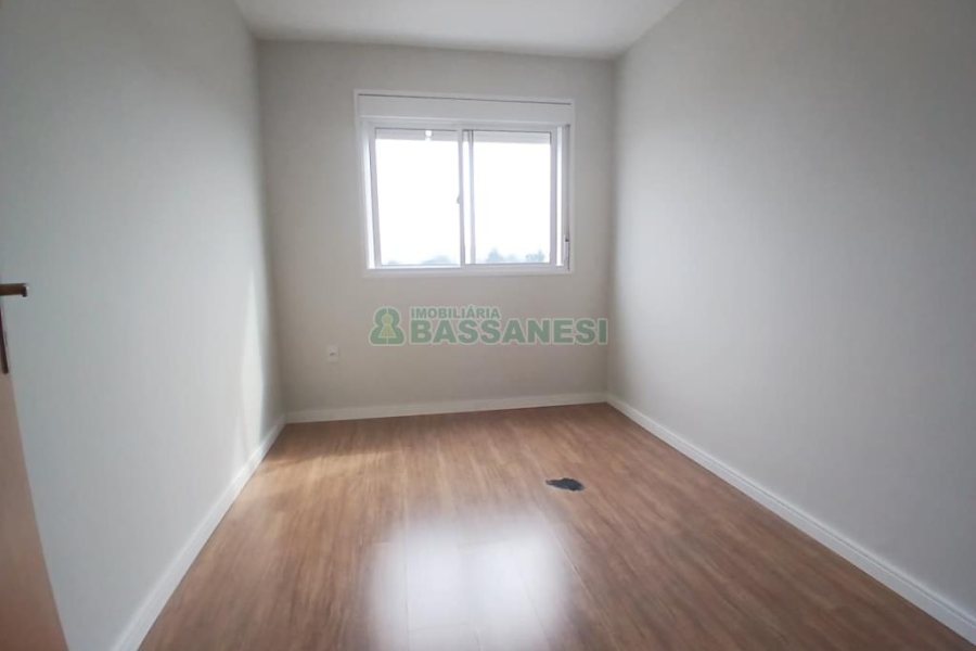 Apartamento com 65m², 2 dormitórios, 1 vaga, no bairro Jardelino Ramos em Caxias do Sul para Comprar