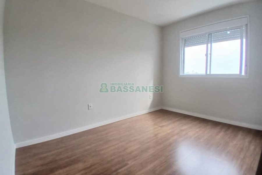 Apartamento com 65m², 2 dormitórios, 1 vaga, no bairro Jardelino Ramos em Caxias do Sul para Comprar