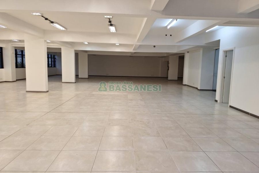 Sala com 600m², no bairro São Pelegrino em Caxias do Sul para Alugar