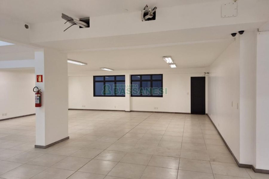 Sala com 600m², no bairro São Pelegrino em Caxias do Sul para Alugar
