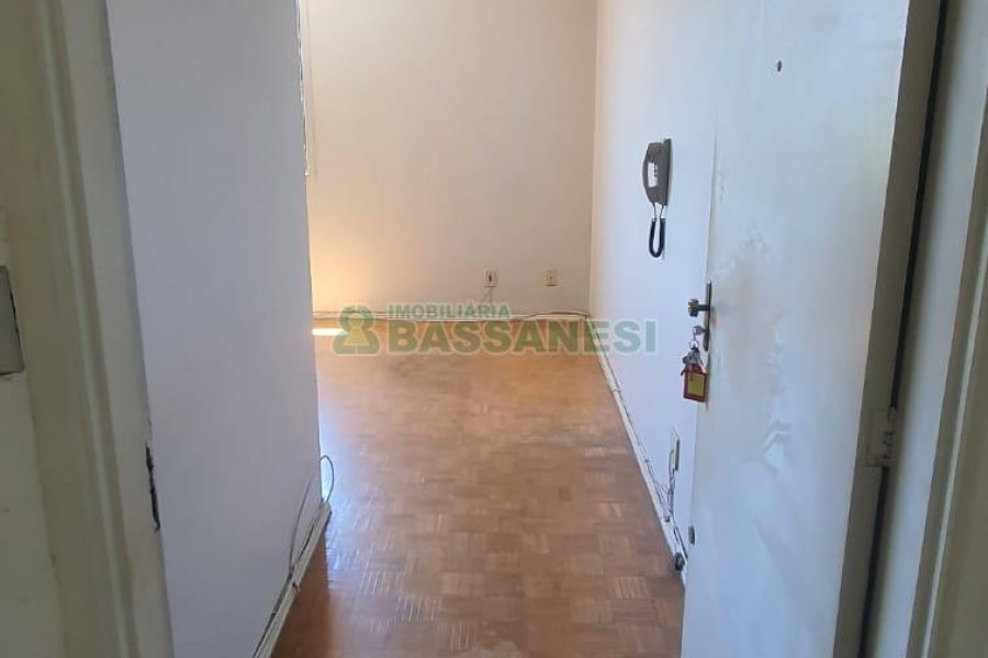 Apartamento com 38m², 1 dormitório, no bairro Centro em Caxias do Sul para Alugar
