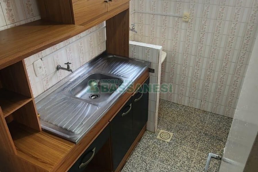 Apartamento com 38m², 1 dormitório, no bairro Centro em Caxias do Sul para Alugar