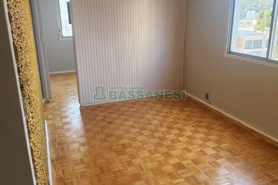 Apartamento com 38m², 1 dormitório, no bairro Centro em Caxias do Sul para Alugar