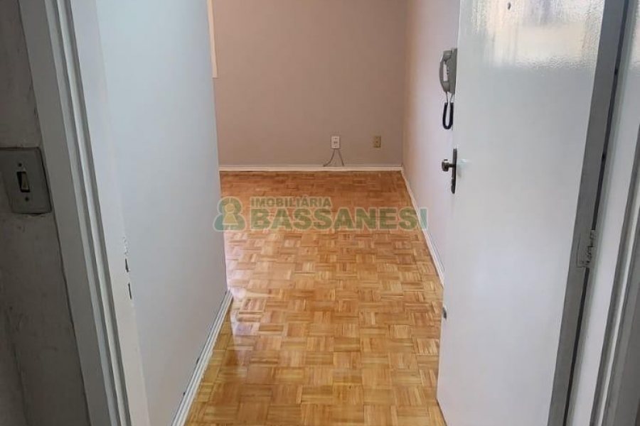 Apartamento com 38m², 1 dormitório, no bairro Centro em Caxias do Sul para Alugar