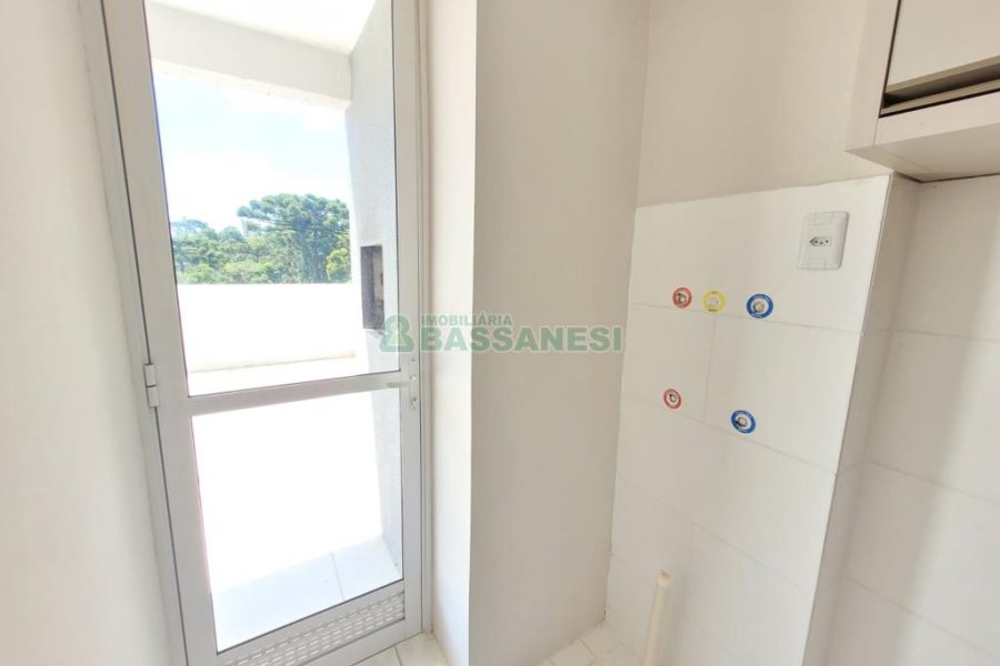 Apartamento com 81m², 2 dormitórios, 1 vaga, no bairro Jardelino Ramos em Caxias do Sul para Alugar ou Comprar