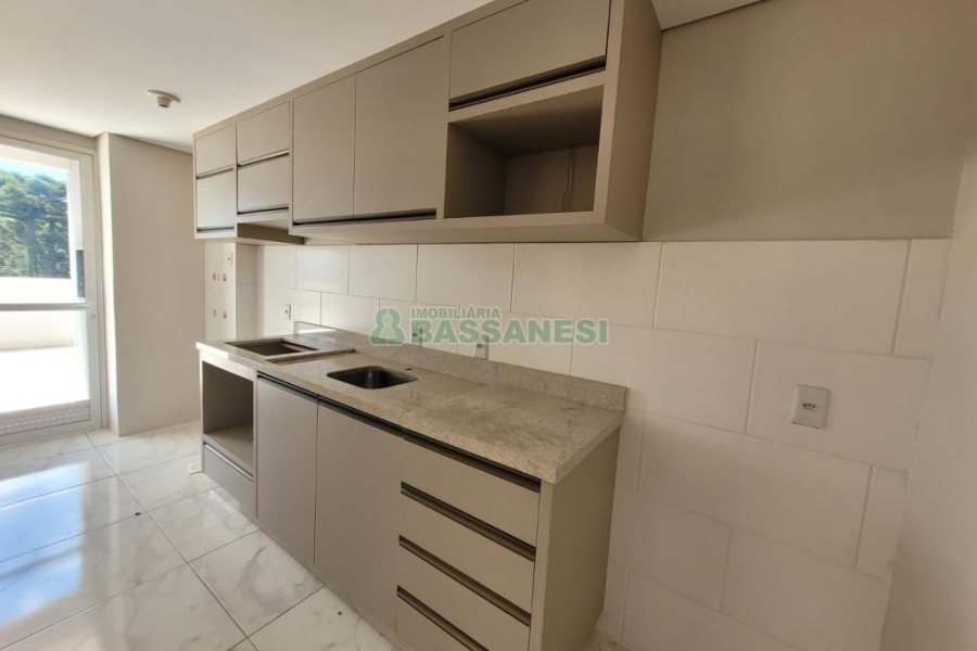 Apartamento com 81m², 2 dormitórios, 1 vaga, no bairro Jardelino Ramos em Caxias do Sul para Alugar ou Comprar