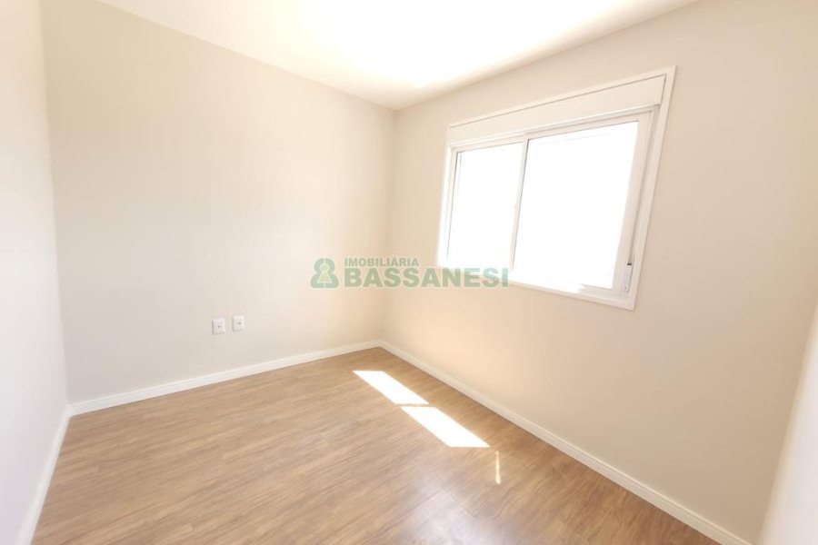 Apartamento com 81m², 2 dormitórios, 1 vaga, no bairro Jardelino Ramos em Caxias do Sul para Alugar ou Comprar