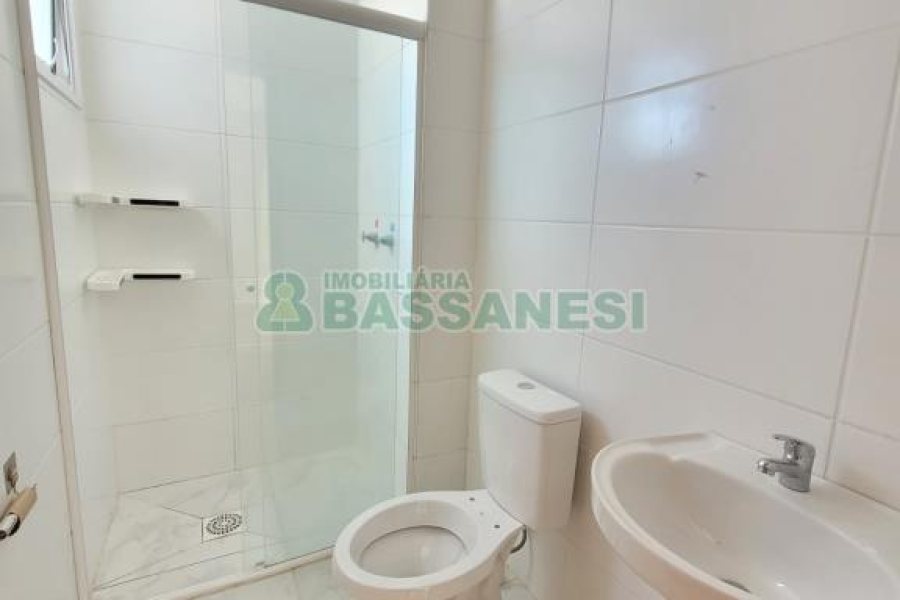 Apartamento com 81m², 2 dormitórios, 1 vaga, no bairro Jardelino Ramos em Caxias do Sul para Alugar ou Comprar