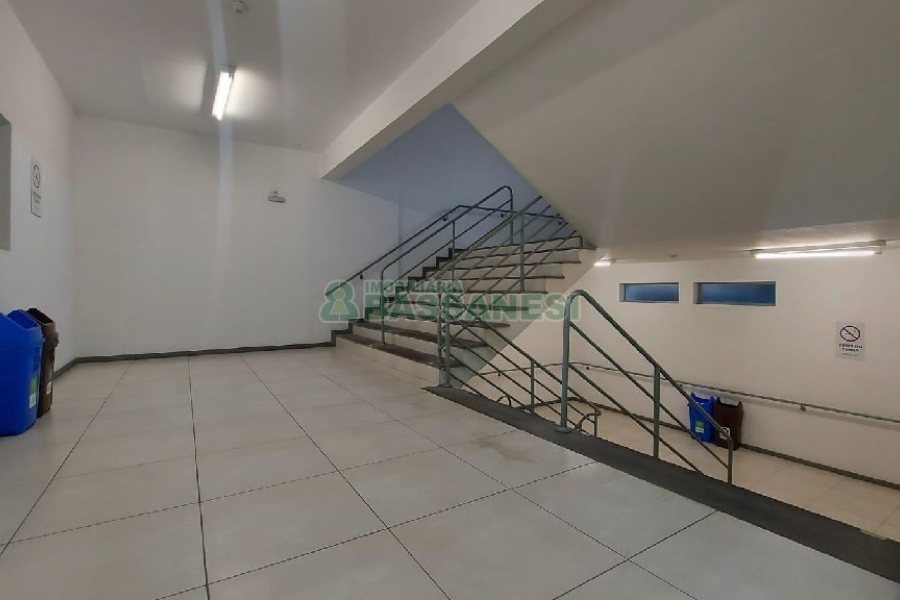 Sala com 797m², no bairro São Pelegrino em Caxias do Sul para Alugar