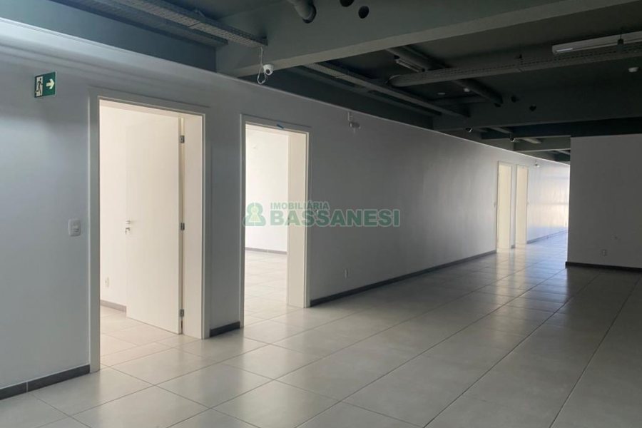 Sala com 797m², no bairro São Pelegrino em Caxias do Sul para Alugar