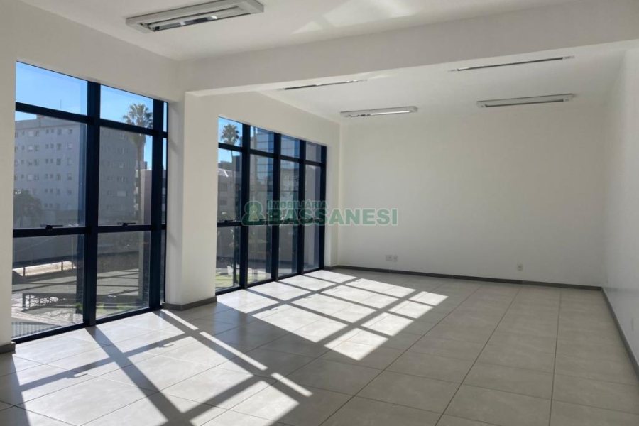 Sala com 797m², no bairro São Pelegrino em Caxias do Sul para Alugar