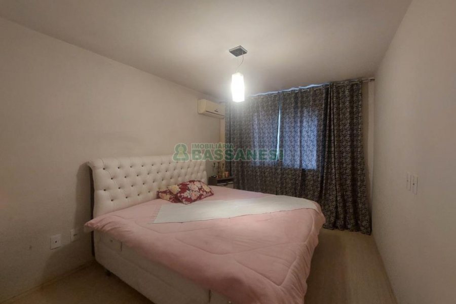 Apto Mobiliado com 52m², 2 dormitórios, 1 vaga, no bairro Presidente Vargas em Caxias do Sul para Comprar