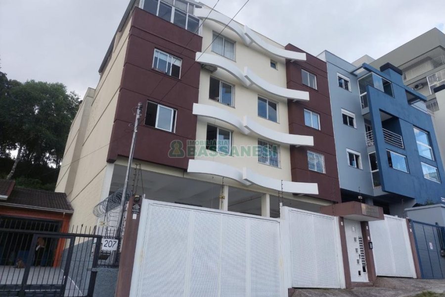 Apto Mobiliado com 52m², 2 dormitórios, 1 vaga, no bairro Presidente Vargas em Caxias do Sul para Comprar