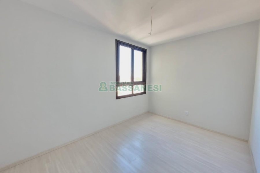 Apartamento com 71m², 2 dormitórios, 2 vagas, no bairro São Pelegrino em Caxias do Sul para Comprar