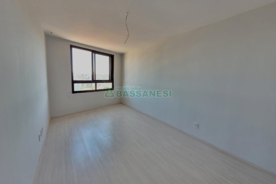 Apartamento com 71m², 2 dormitórios, 2 vagas, no bairro São Pelegrino em Caxias do Sul para Comprar