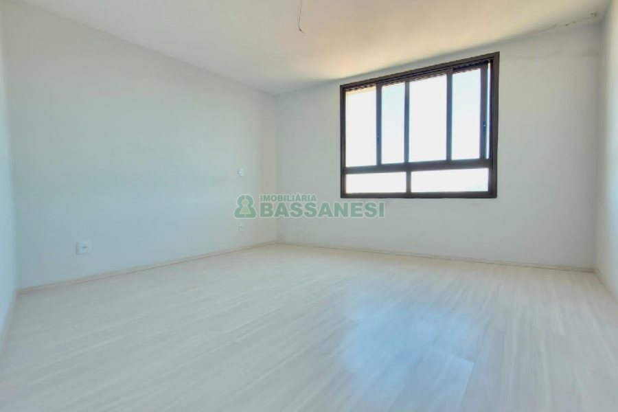 Apartamento com 71m², 2 dormitórios, 2 vagas, no bairro São Pelegrino em Caxias do Sul para Comprar