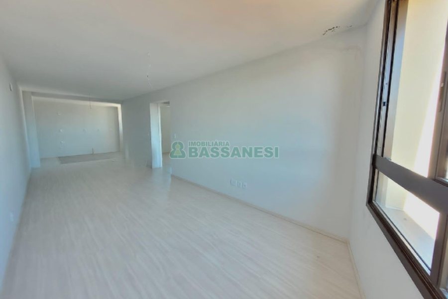 Apartamento com 71m², 2 dormitórios, 2 vagas, no bairro São Pelegrino em Caxias do Sul para Comprar
