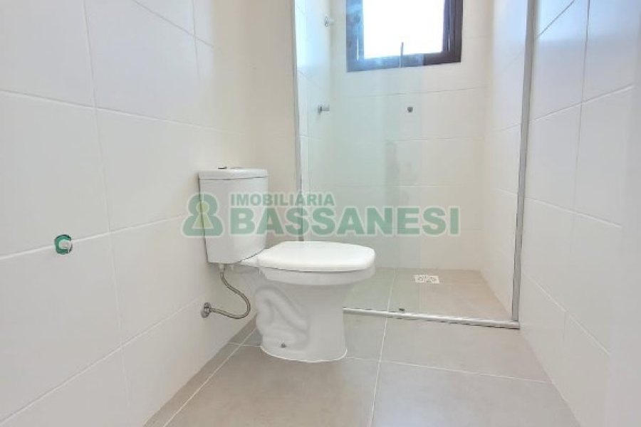 Apartamento com 71m², 2 dormitórios, 2 vagas, no bairro São Pelegrino em Caxias do Sul para Comprar