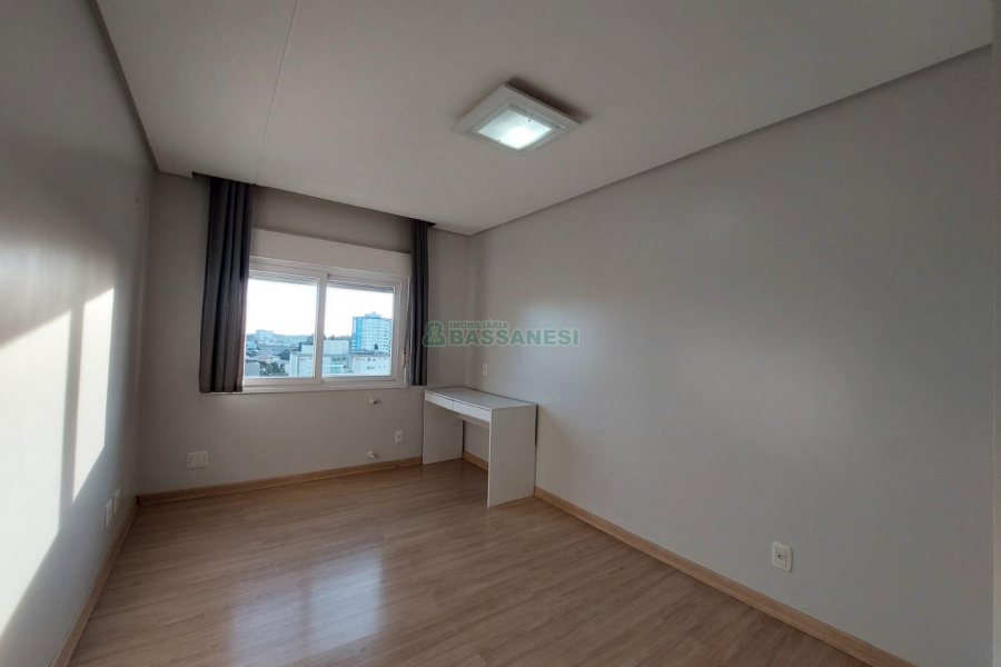 Apto Mobiliado com 89m², 2 dormitórios, 2 vagas, no bairro São Pelegrino em Caxias do Sul para Comprar