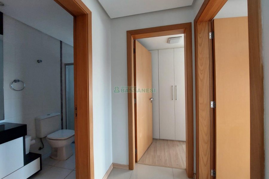 Apto Mobiliado com 89m², 2 dormitórios, 2 vagas, no bairro São Pelegrino em Caxias do Sul para Comprar