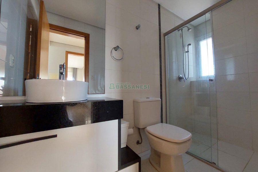 Apto Mobiliado com 89m², 2 dormitórios, 2 vagas, no bairro São Pelegrino em Caxias do Sul para Comprar