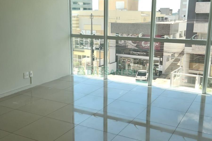 Sala com 30m², 2 vagas, no bairro Villagio Iguatemi em Caxias do Sul para Comprar