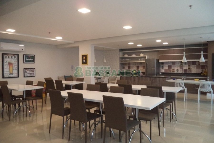 Sala com 30m², 2 vagas, no bairro Villagio Iguatemi em Caxias do Sul para Comprar
