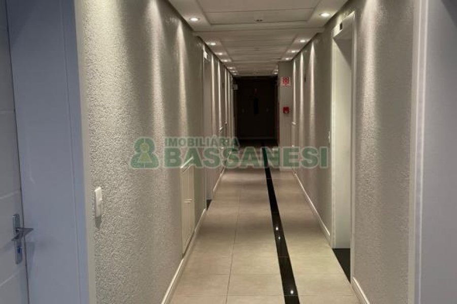 Sala com 53m², 1 vaga, no bairro Pio X em Caxias do Sul para Comprar