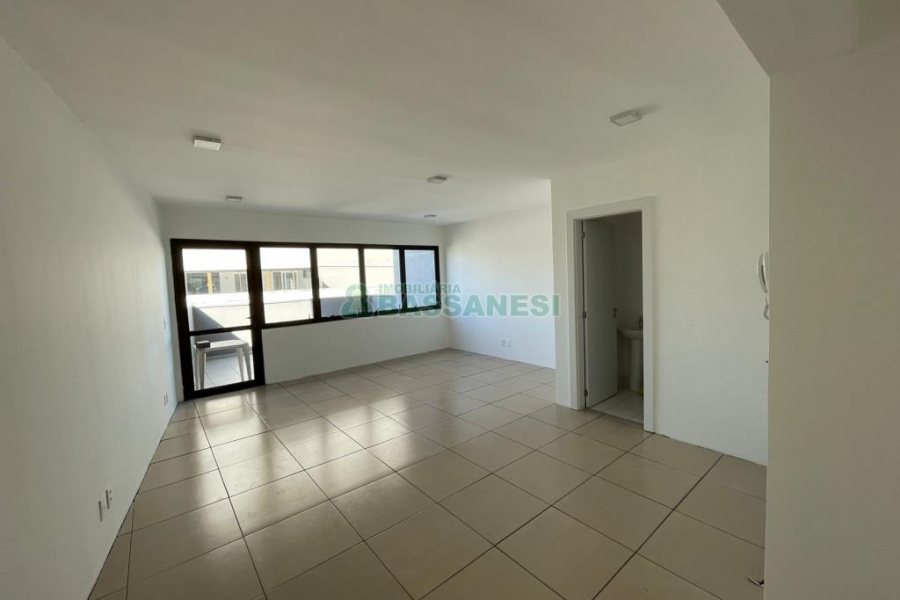 Sala com 53m², 1 vaga, no bairro Pio X em Caxias do Sul para Comprar