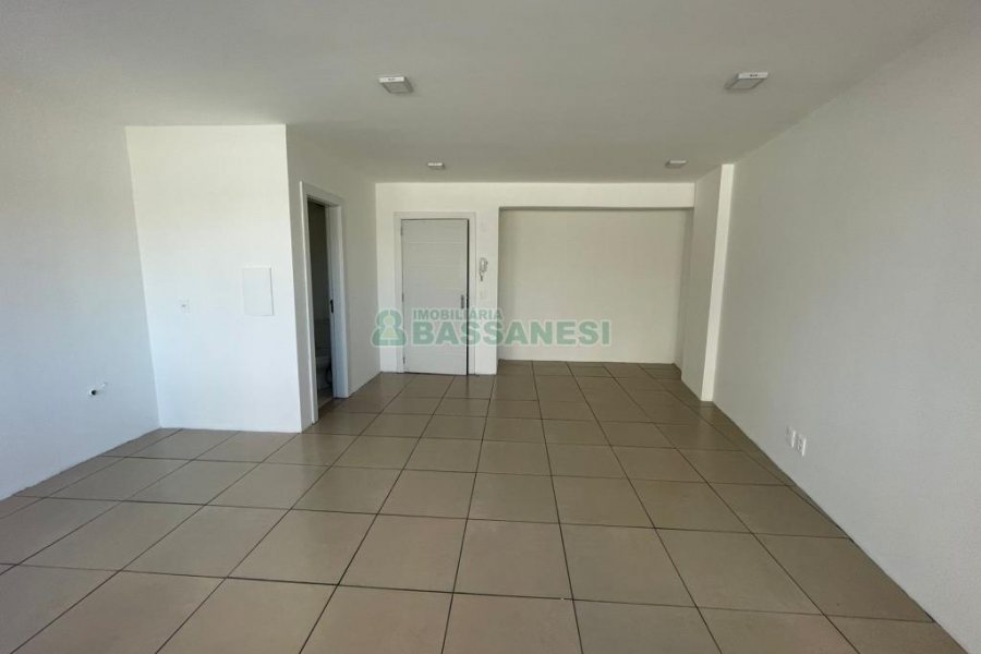 Sala com 53m², 1 vaga, no bairro Pio X em Caxias do Sul para Comprar