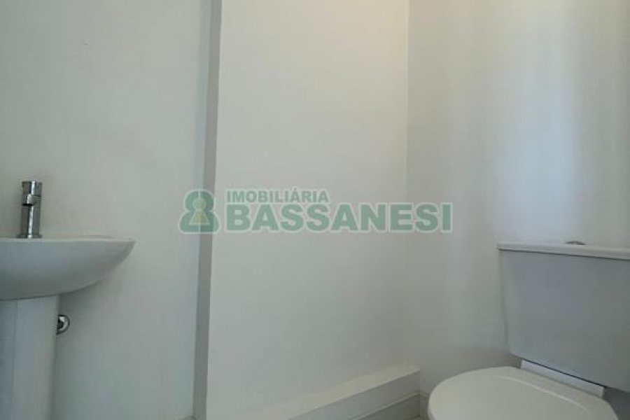 Sala com 53m², 1 vaga, no bairro Pio X em Caxias do Sul para Comprar